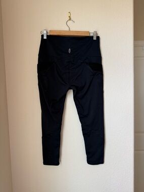 Free People Movement Black Crop Pocket Leggings Size Medium